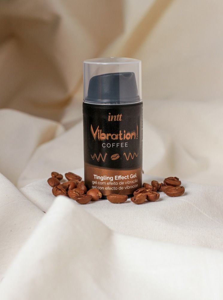Flasche mit Pumpkopf und Kaffeebohnen. Produktname: Vibration! Coffee Tingling Effect Gel. Marke: INTT.