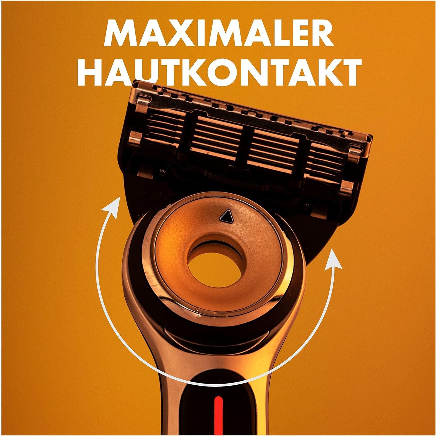 Nahaufnahme des Gillette Labs Rasiererkopfes. Pfeile zeigen die Beweglichkeit des Kopfes an.