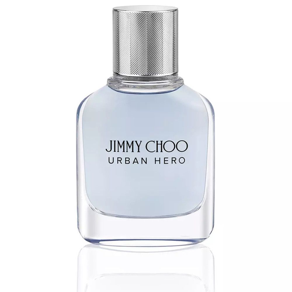 Glasflakon mit silbernem Deckel. Aufschrift: JIMMY CHOO URBAN HERO. Hellblaue Flüssigkeit im Inneren.