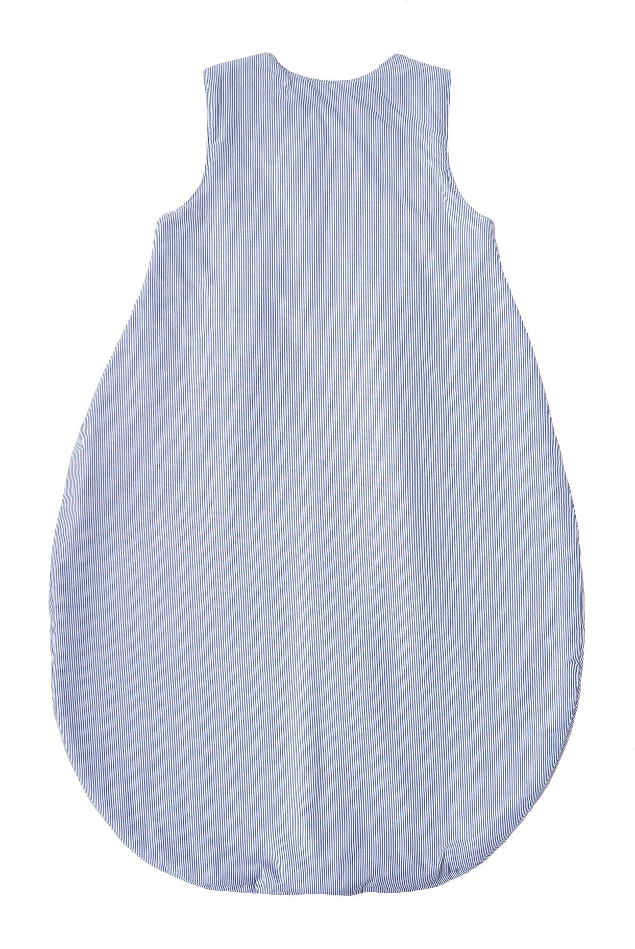 Rückansicht des Schlafsacks. Blau-weiß gestreiftes Muster. Baumwolle. Ohne Reißverschluss.