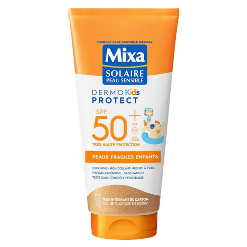 Sonnencreme-Tube für Kinder. Orange-weiße Tube mit Aufschrift Mixa, Dermo Kids Protect SPF50+. Abbildung eines Kindes im Wasser.