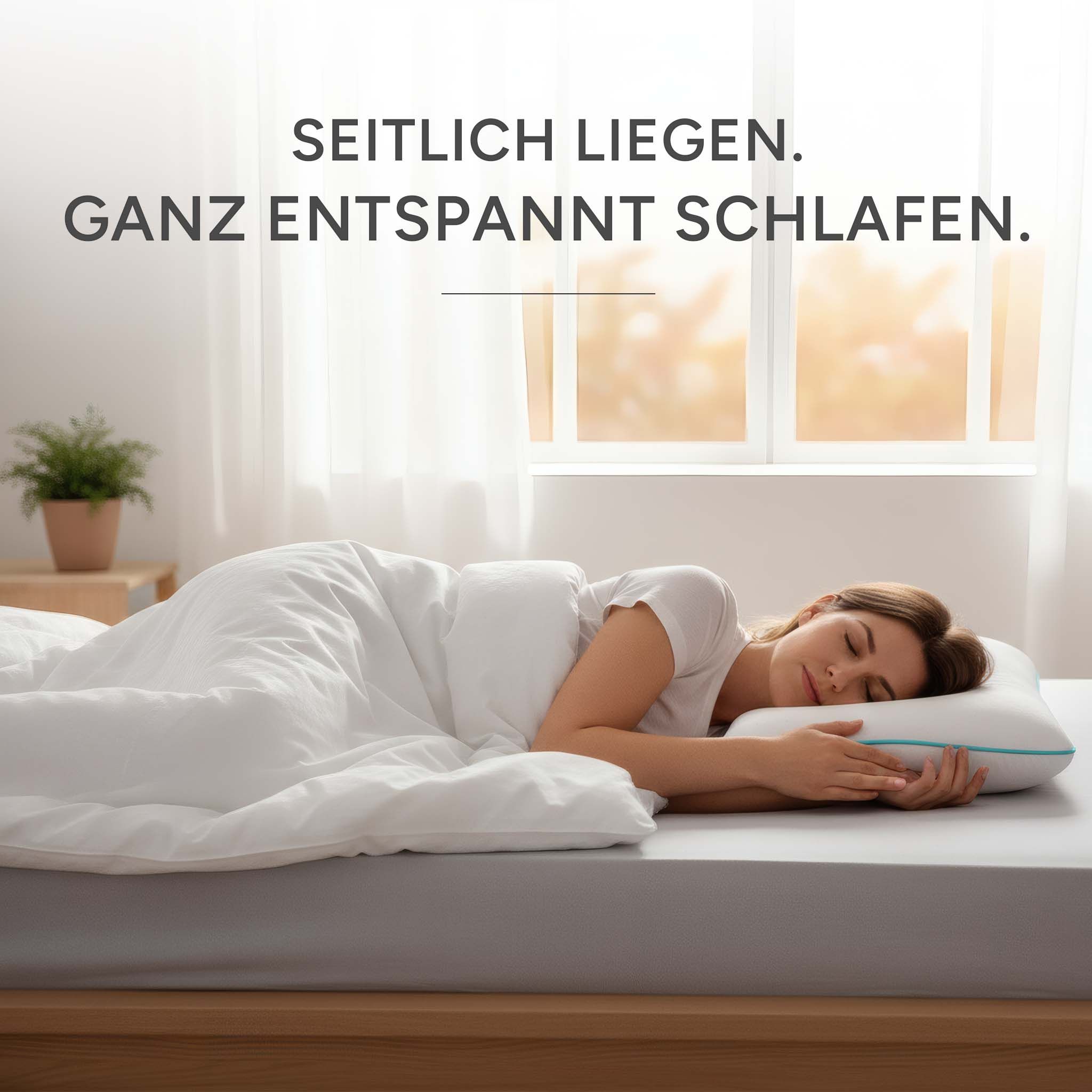 Frau liegt auf Bett mit Kissen. Text: Seitlich liegen. Ganz entspannt schlafen.