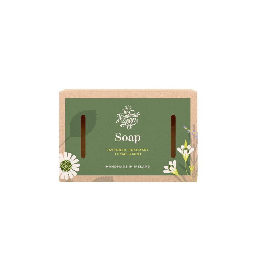 Seife in Kartonverpackung. Aufschrift: Soap, Lavendel, Rosmarin, Thymian & Minze. Hergestellt in Irland.