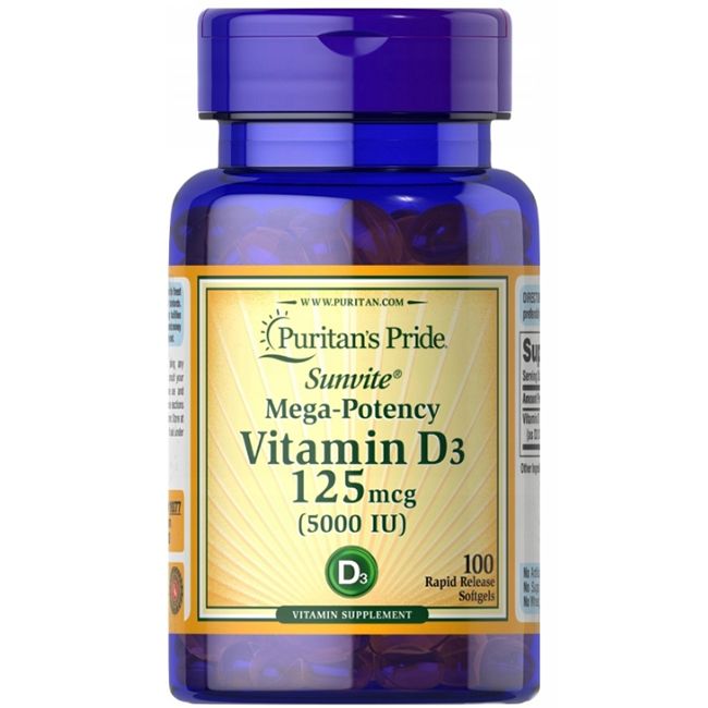 Blaue Flasche mit Vitamin D3-Kapseln. Etikett mit Produktnamen, Dosierung und Marke Puritan's Pride. 100 Kapseln.