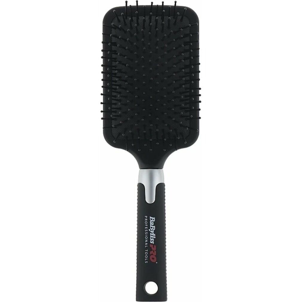 Schwarze, flache Haarbürste mit Griff. Borsten auf rechteckiger Fläche. Griff mit silbernem Akzent und Markenlogo.