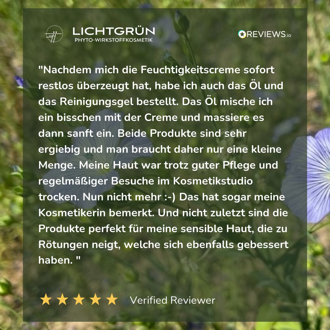 Text: Erfahrungsbericht einer Anwenderin. Die Creme und das Öl wurden bestellt. Die Haut ist trockener geworden. Die Kosmetikerin hat es bemerkt. Produkte für sensible Haut.