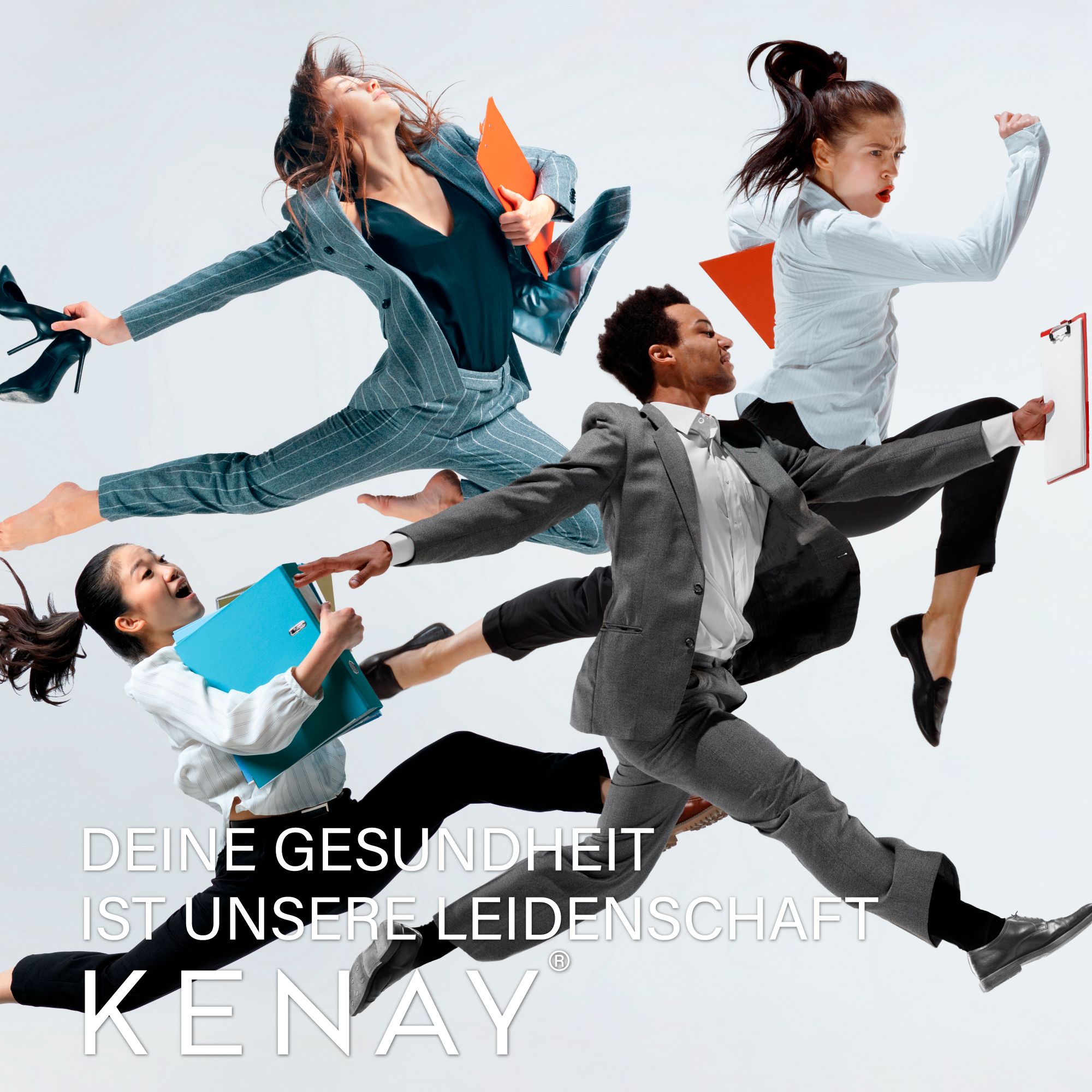 Menschen springen in Bürokontext. Text: Deine Gesundheit ist unsere Leidenschaft. Marke: KENAY.