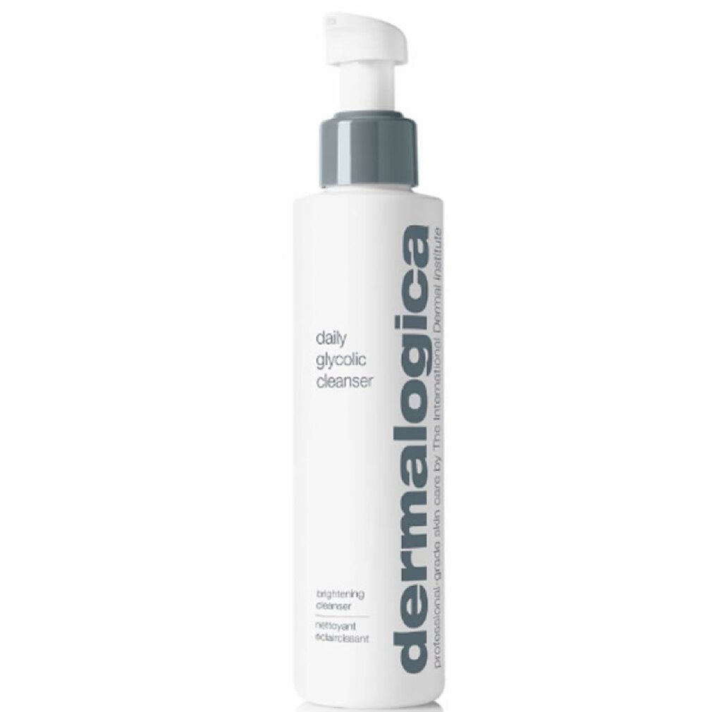 Weiße Flasche mit Pumpe. Aufschrift: dermalogica, Daily Glycolic Cleanser. Grauer Pumpkopf.
