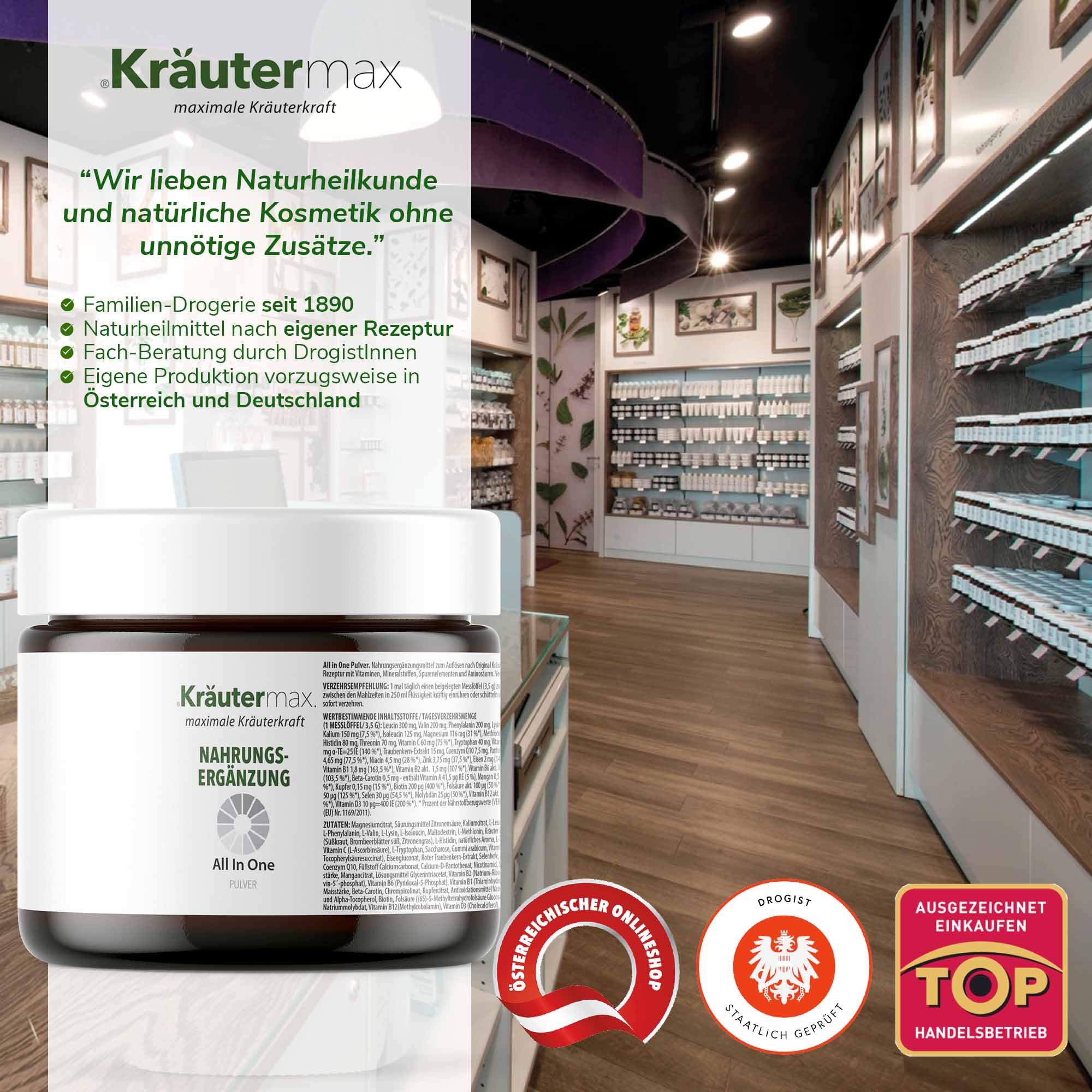 Braunes Glas mit weißem Deckel. Aufschrift "Kräutermax" und "All in One". Im Hintergrund eine Apotheke mit Regalen.