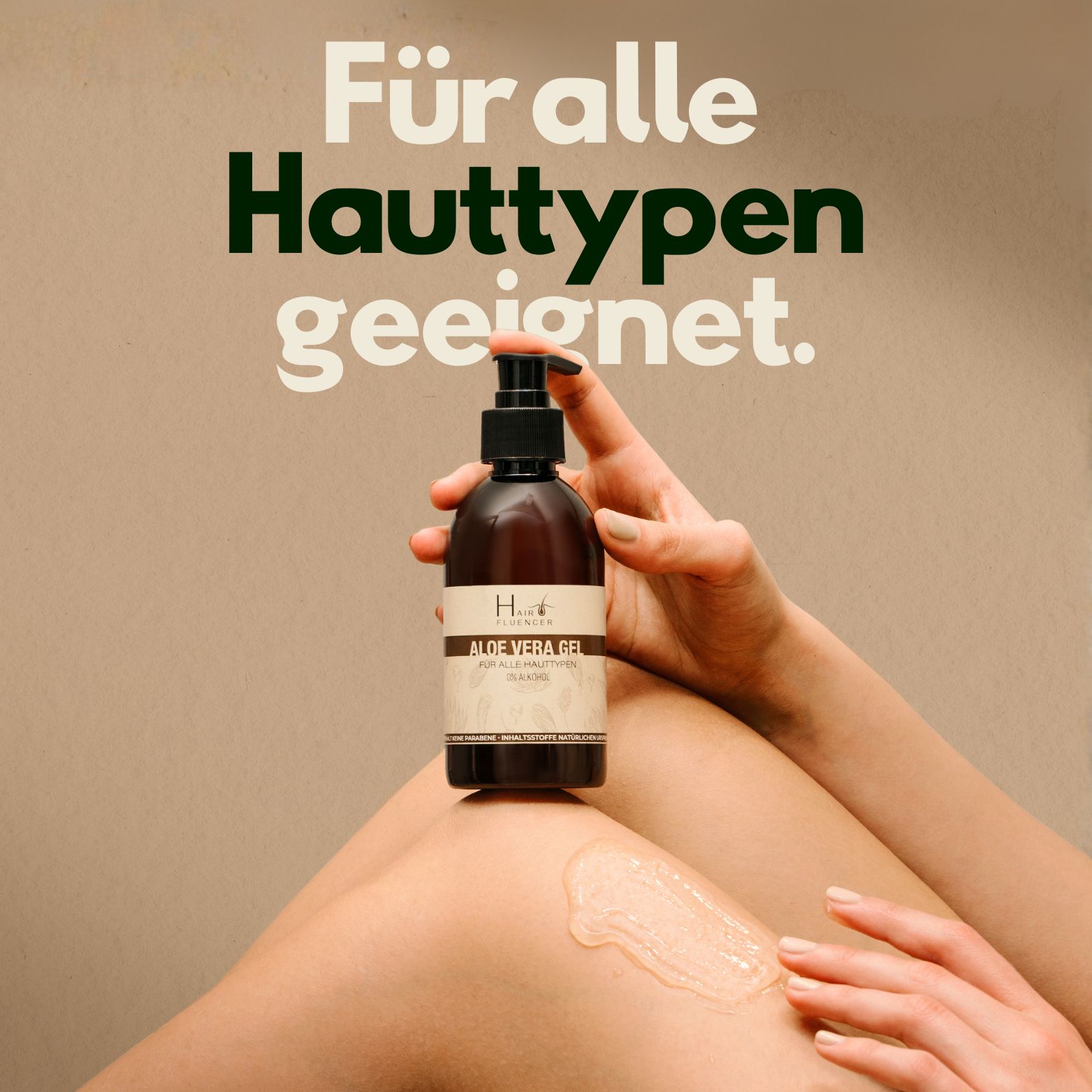 Hand hält Aloe Vera Gel Flasche auf Haut, geeignet für alle Hauttypen.