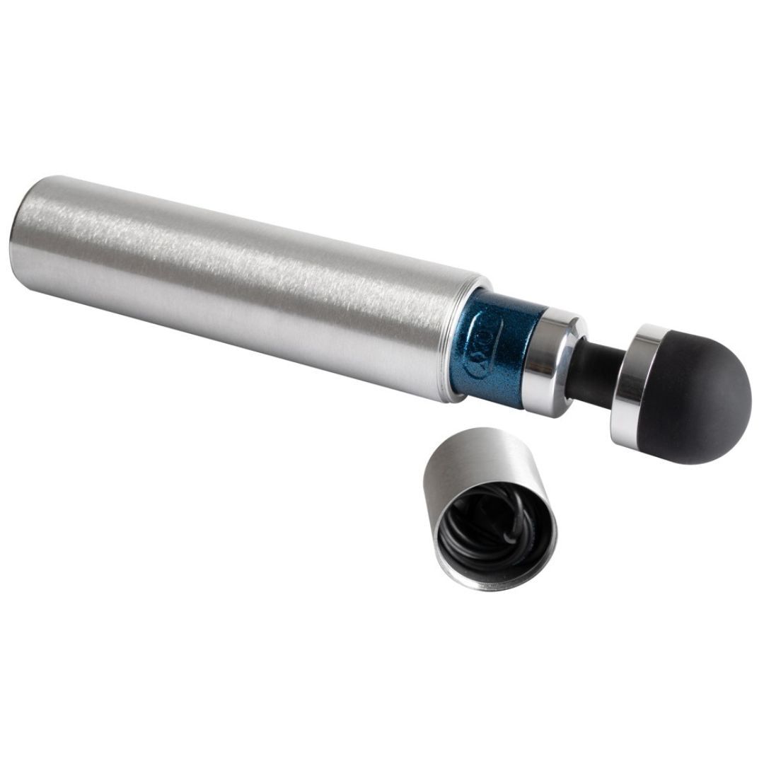 Vibrator in Metallhülle. Schwarzer Kopf. Hülle und Kopf getrennt.