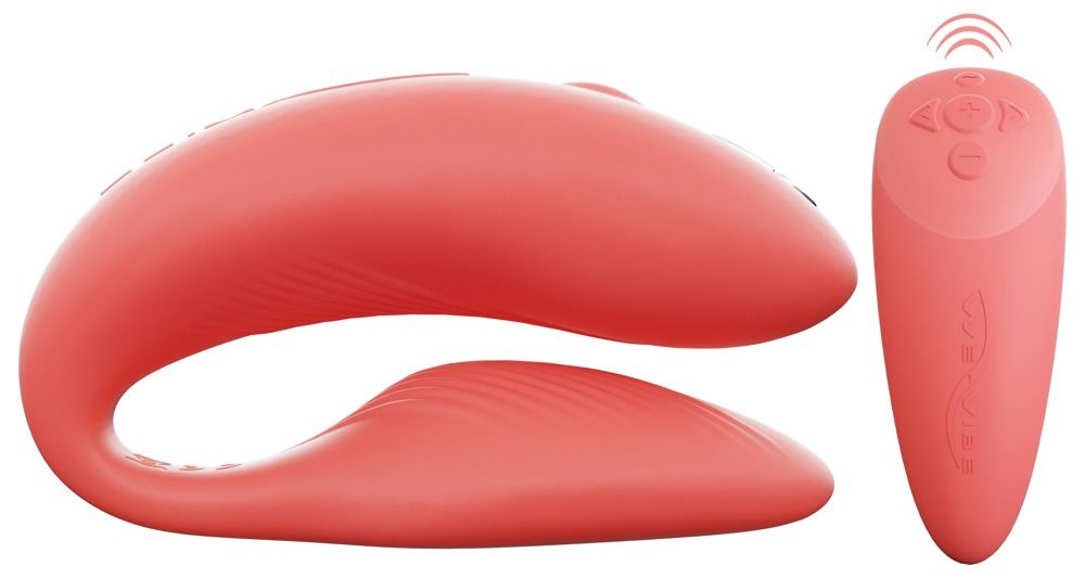 Korallenfarbenes Wellness-Produkt mit geschwungener Form und Fernbedienung. Fernbedienung mit Tasten und Funkwellen-Symbol.