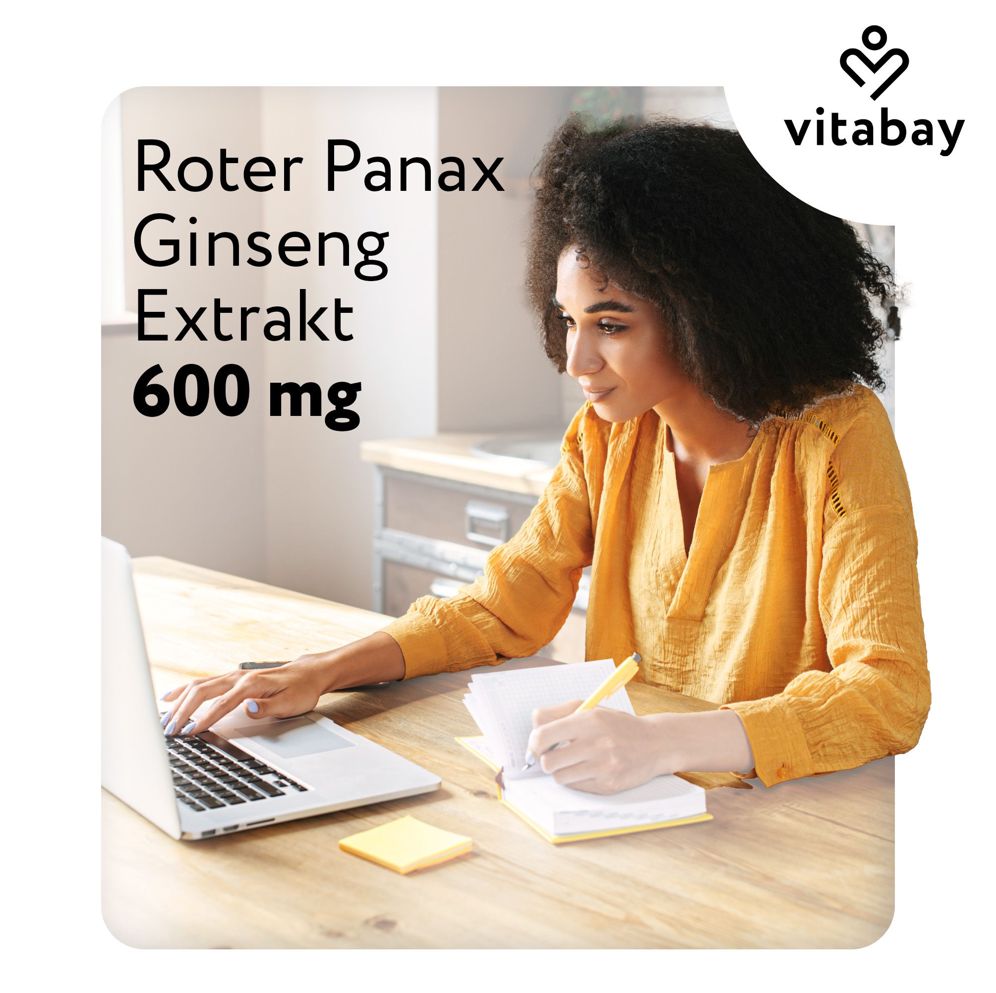 Frau arbeitet am Laptop, Vitabay Roter Panax Ginseng Extrakt für Konzentration.