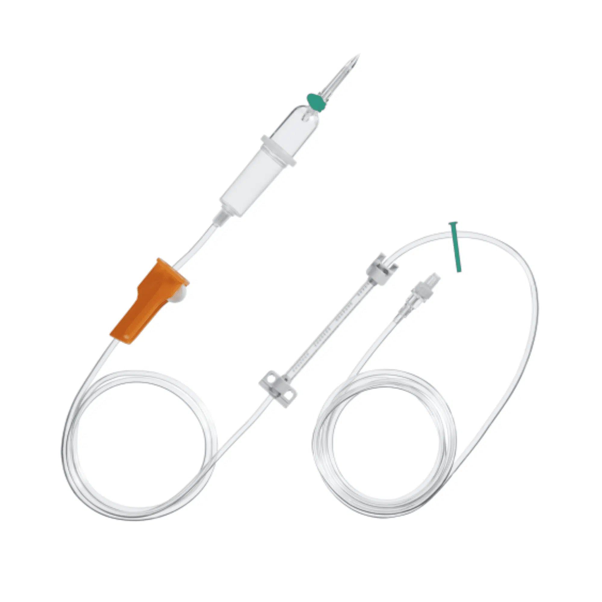 Infusionsschlauch mit Tropfkammer, Klemme und Anschlussstücken. Transparente Schläuche, orangefarbener Hebel.