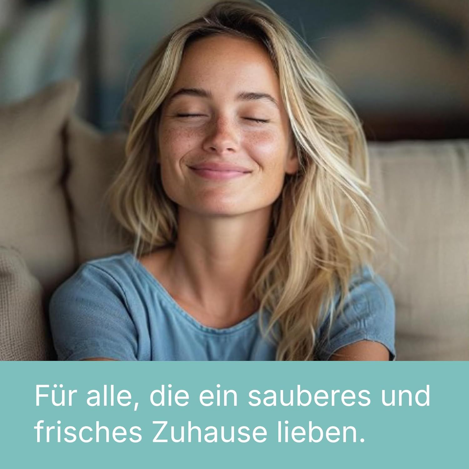 Frau mit geschlossenen Augen auf einem Sofa, entspannt.