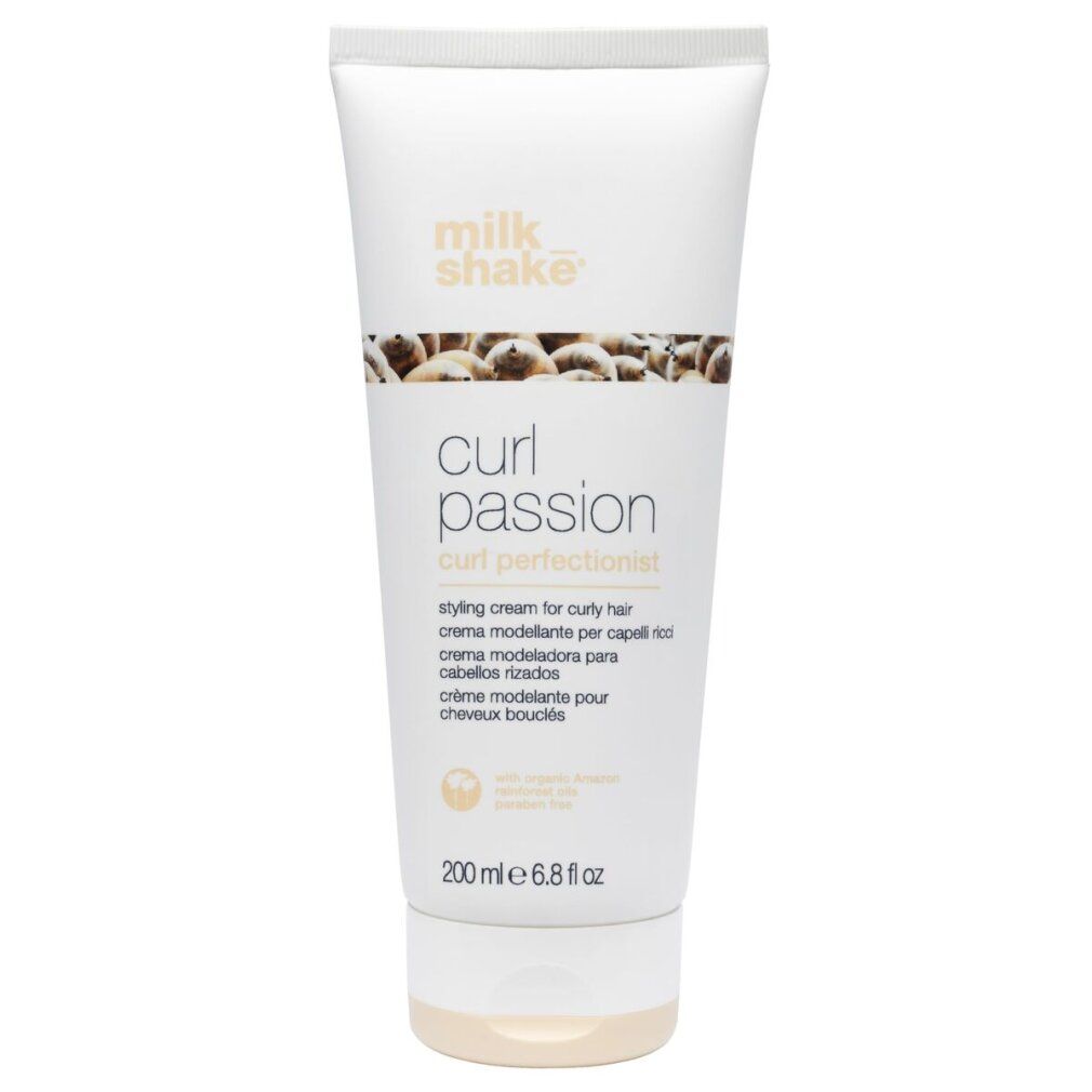 Weiße Tube mit "milk shake" und "curl passion" Schriftzug. Stylingcreme für lockiges Haar. 200 ml.