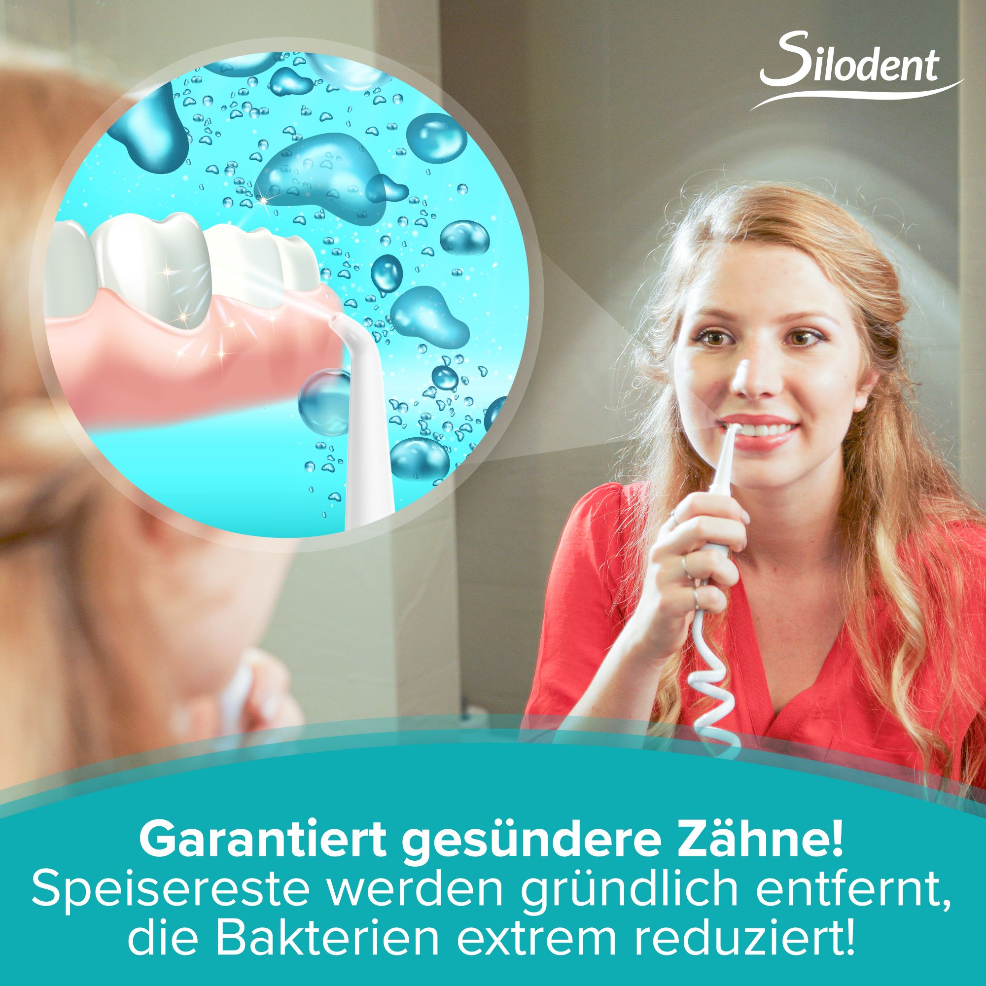 Frau benutzt Munddusche vor Spiegel. Vergrößerte Ansicht zeigt Zähne und Wasserstrahl. Text: Garantiert gesündere Zähne!