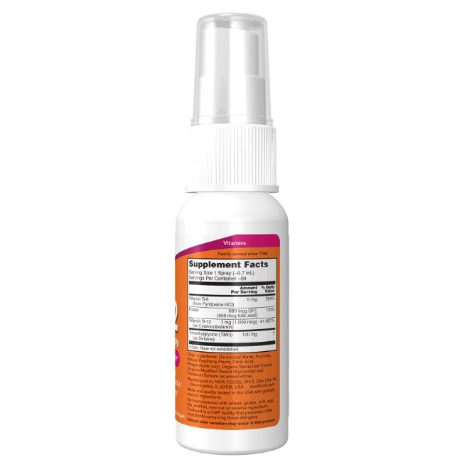 Weiße Sprühflasche mit orangefarbenem Etikett. Text: Vitamin B-12, Supplement Facts. Enthält Nährwertangaben.