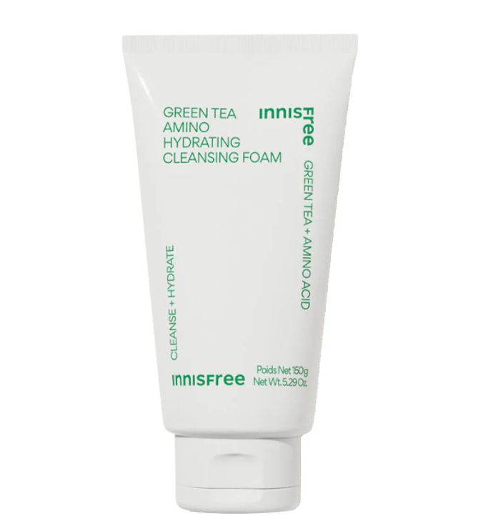 Weiße Tube mit grünem Text. Aufschrift: Green Tea Amino Hydrating Cleansing Foam. Marke: Innisfree. Mit Gewichtsangabe.