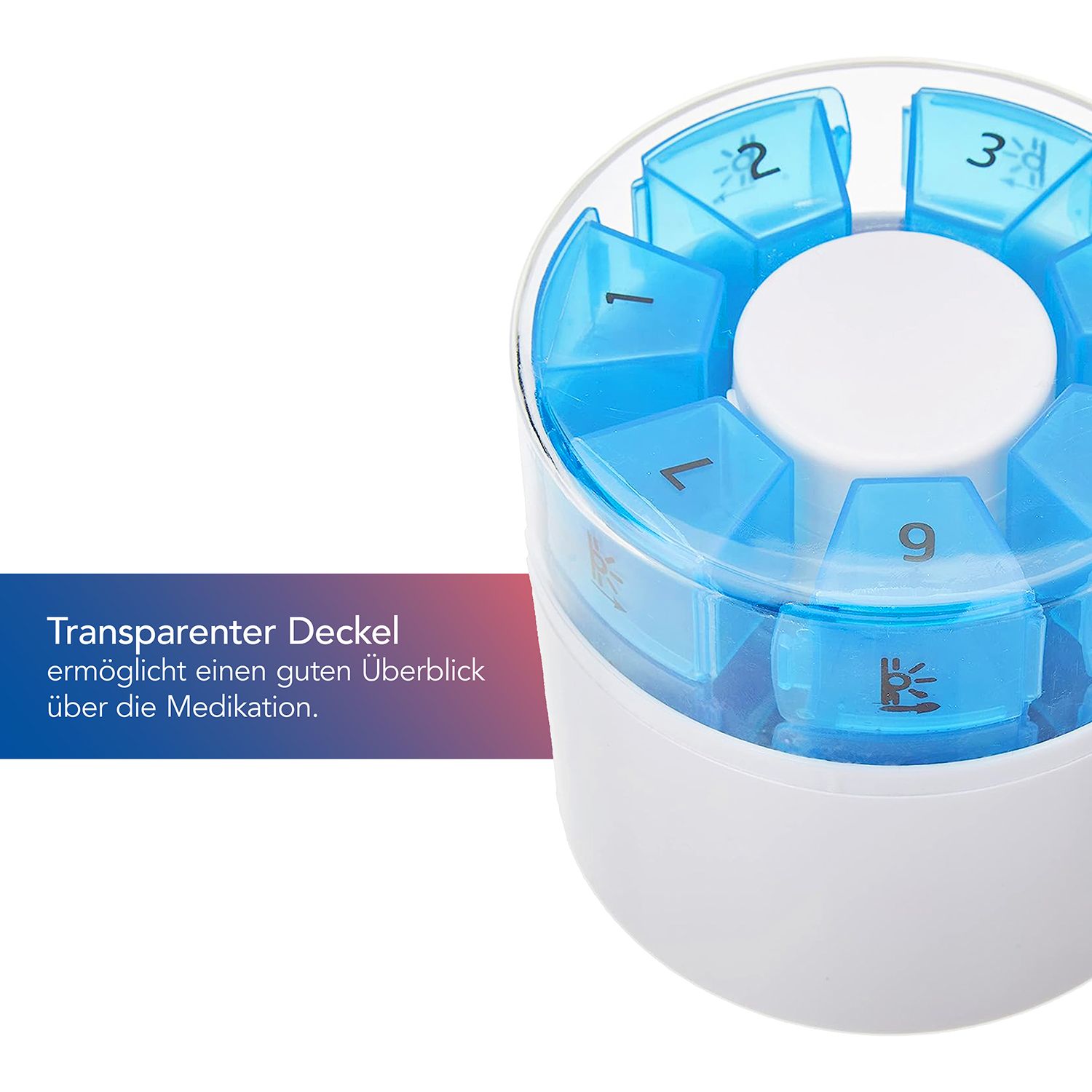 Weiß-blaue Tablettenbox mit transparentem Deckel. Blaue, nummerierte Tageskassetten sind sichtbar. Der Deckel ermöglicht einen guten Überblick.