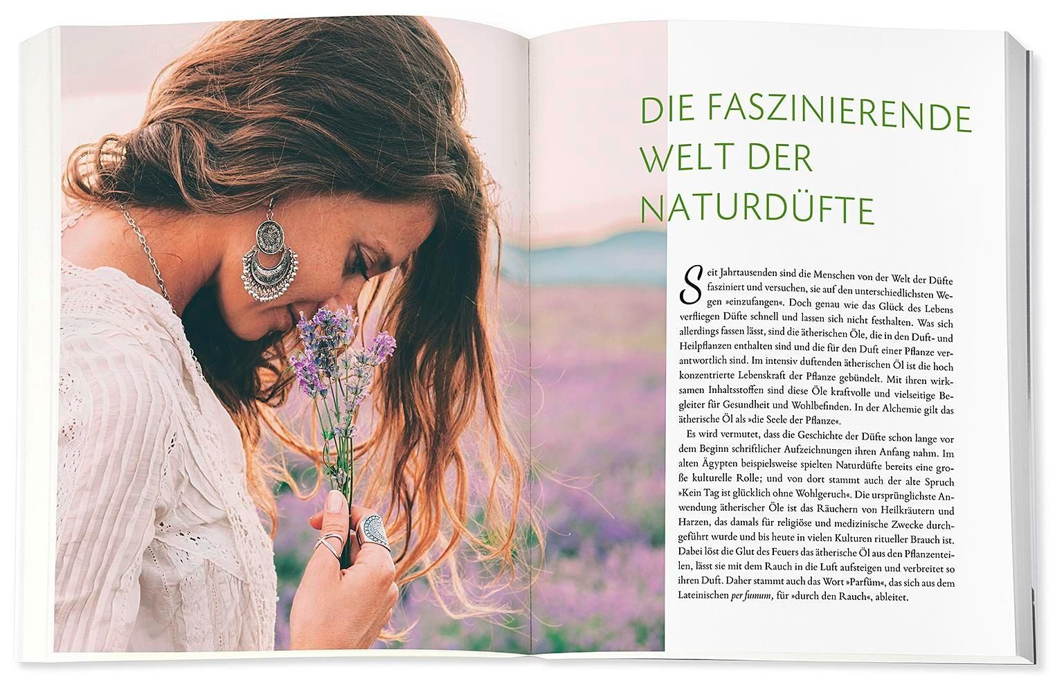 Buchseite mit Text und Frau, die an Lavendel riecht. Titel: "Die faszinierende Welt der Naturdüfte".