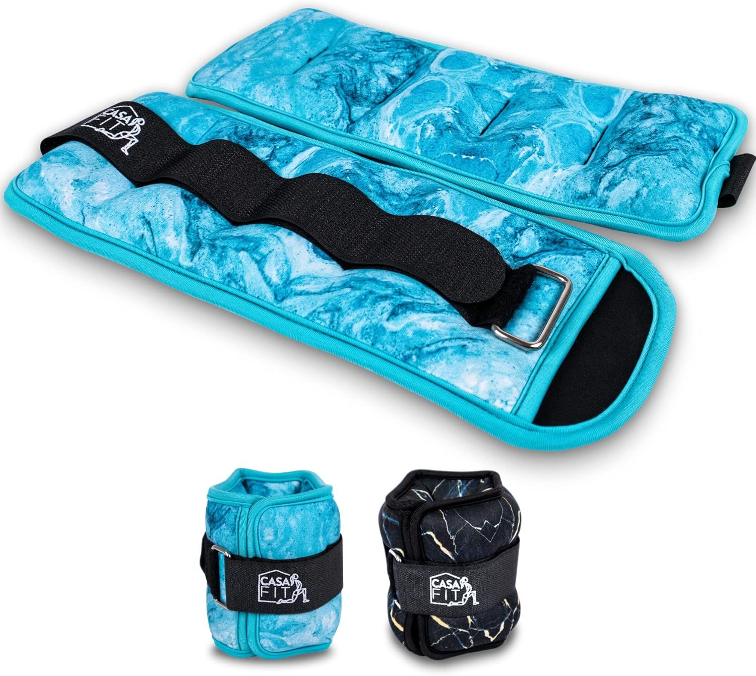 Zwei blaue Gewichtsmanschetten mit schwarzem Klettverschluss. CASA FIT Logo. Detailbilder: blau und schwarz gemustert.