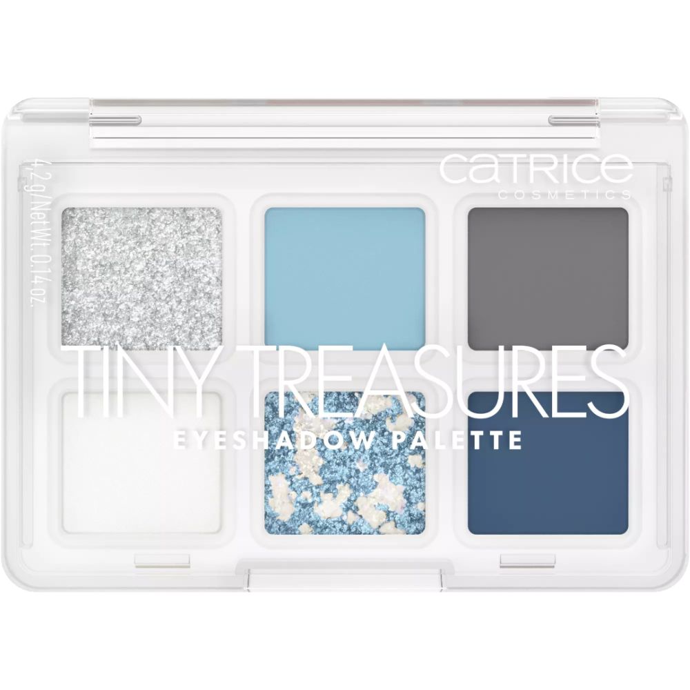Catrice Tiny Treasures Lidschattenpalette. Sechs Farbtöne in Blau-, Grau- und Weißtönen. Transparente Verpackung.
