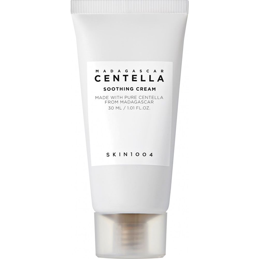Weiße Tube mit Aufschrift MADAGASCAR CENTELLA SOOTHING CREAM. 30 ml. Marke SKIN1004.