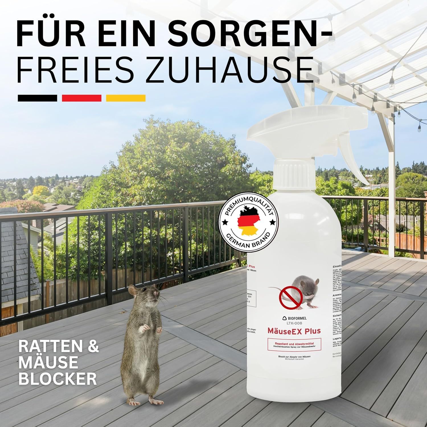 Sprühflasche auf einer Holzterrasse. Auf der Flasche steht "BIOFORMEL MäuseEX Plus". Ein Logo zeigt eine durchgestrichene Maus. Im Hintergrund: Landschaft.