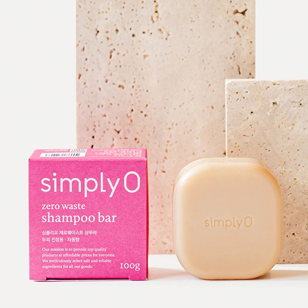 Beige Shampoo-Bar und pinke Verpackung. Aufschrift: simplyO zero waste shampoo bar. 100g.