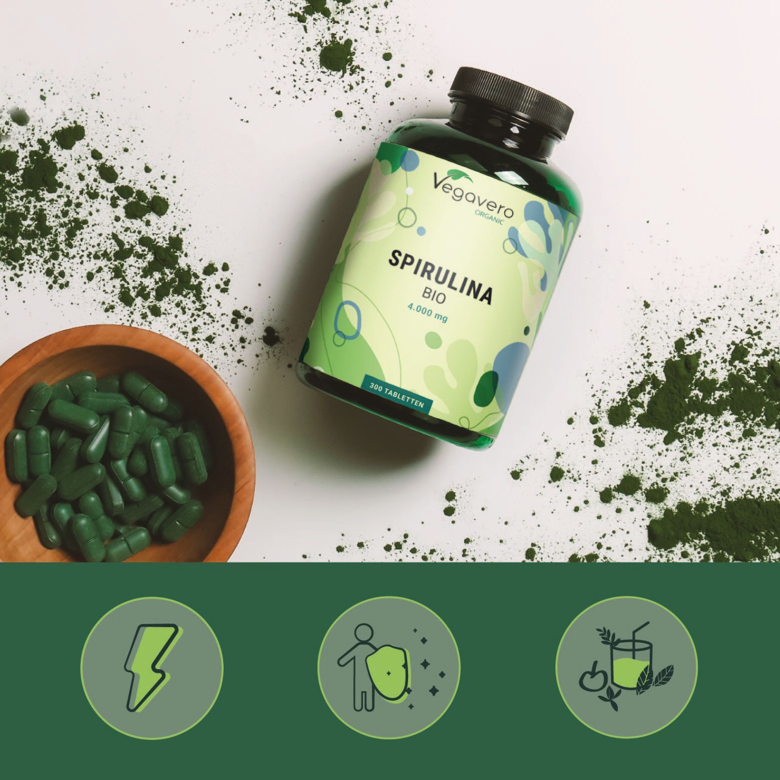 Grüne Spirulina-Kapseln in Holzschale und Pulver. Flasche: Spirulina BIO 4.000 mg, 200 Tabletten. Mit Icons.