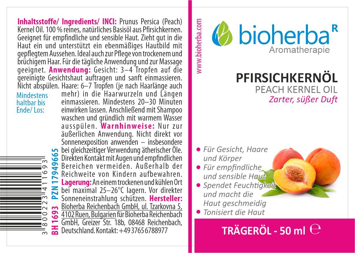 Produktetikett mit Text und Illustration von Pfirsichen. Text: Bioherba, Pfirsichkernöl, Inhaltsstoffe, Anwendung, Warnhinweise, Hersteller.