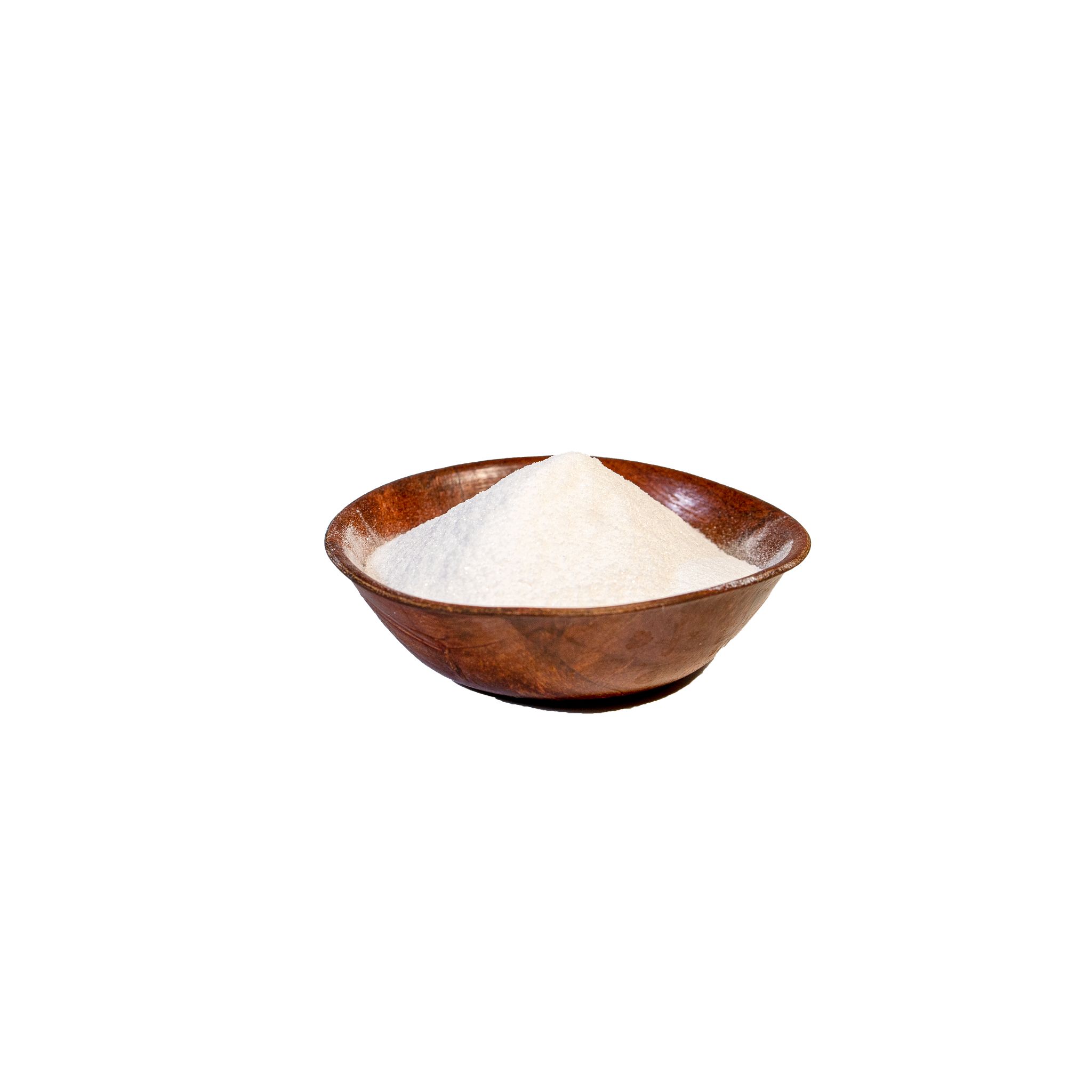 Braune Schale mit weißem Pulver. Auf weißem Hintergrund.