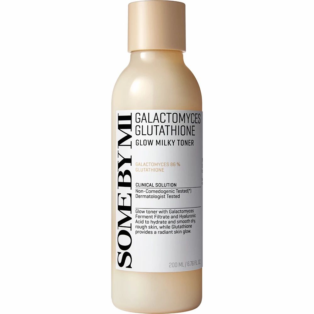 Beige Flasche mit weißem Etikett. Aufschrift: SOME BY MI, Galactomyces Glutathione Glow Milky Toner. 200 ml.
