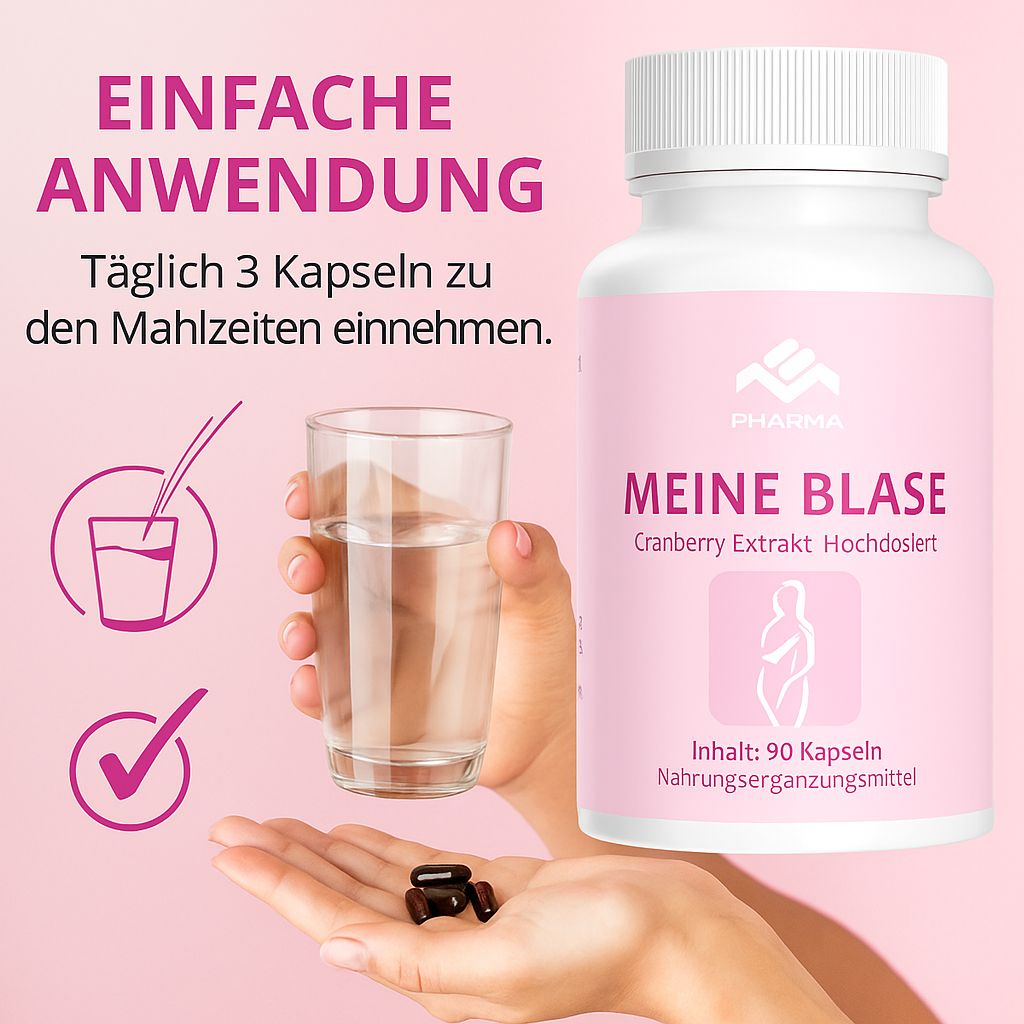 Hände halten Glas Wasser und Kapseln. Flasche mit rosa Etikett: MEINE BLASE, Cranberry Extrakt. 90 Kapseln.