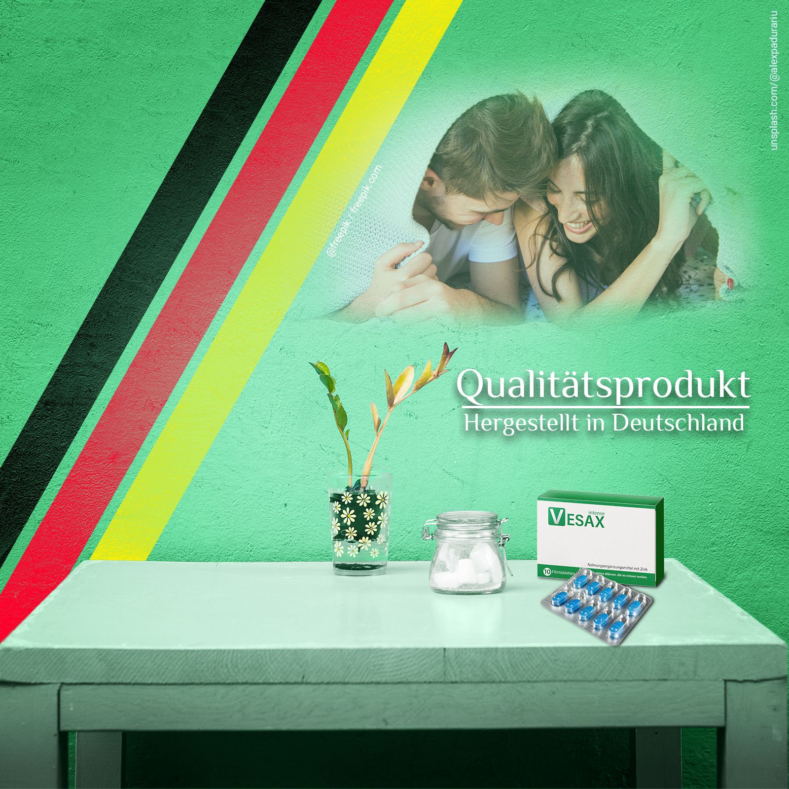 Schachtel und Blisterpackung mit blauen Tabletten. Aufschrift: Vesax. Qualitätsprodukt. Tisch mit Dekoration und Paaren im Hintergrund.