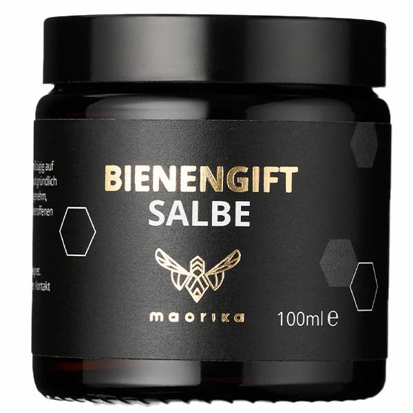 Schwarzes Glas mit goldener Aufschrift BIENENGIFT SALBE und Logo. Marke: maorika. 100ml.