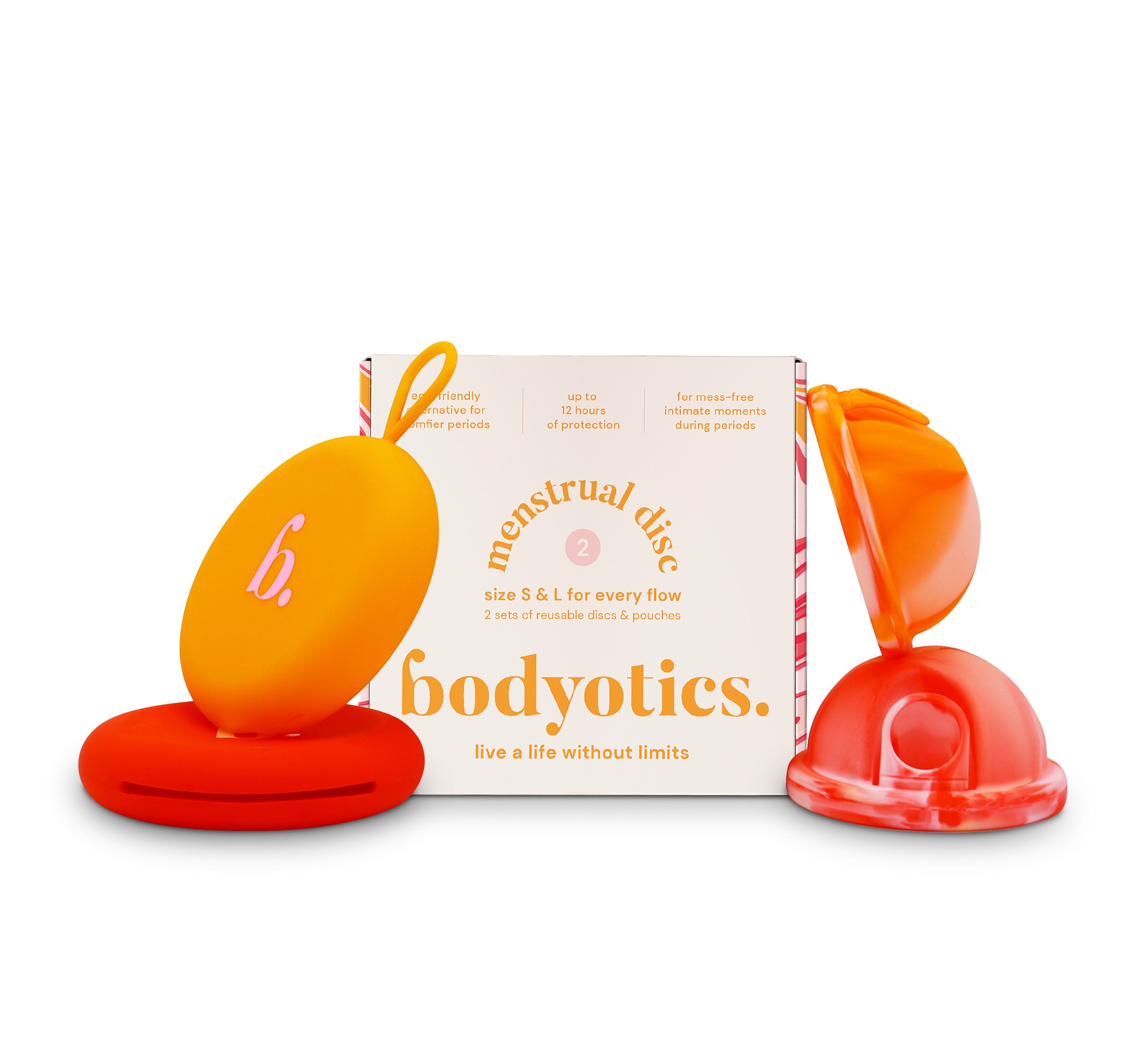 Zwei Menstruationsscheiben, orange und rot, neben einer Verpackung. Die Verpackung zeigt den Produktnamen und Informationen.