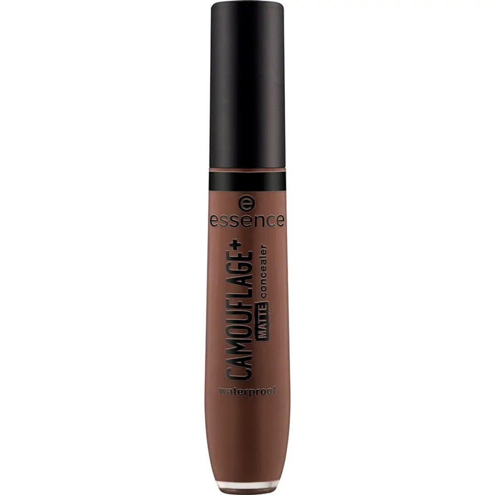 Braune Concealer-Tube mit schwarzem Deckel. Aufschrift: CAMOUFLAGE+ matte concealer, waterproof. Marke: essence.