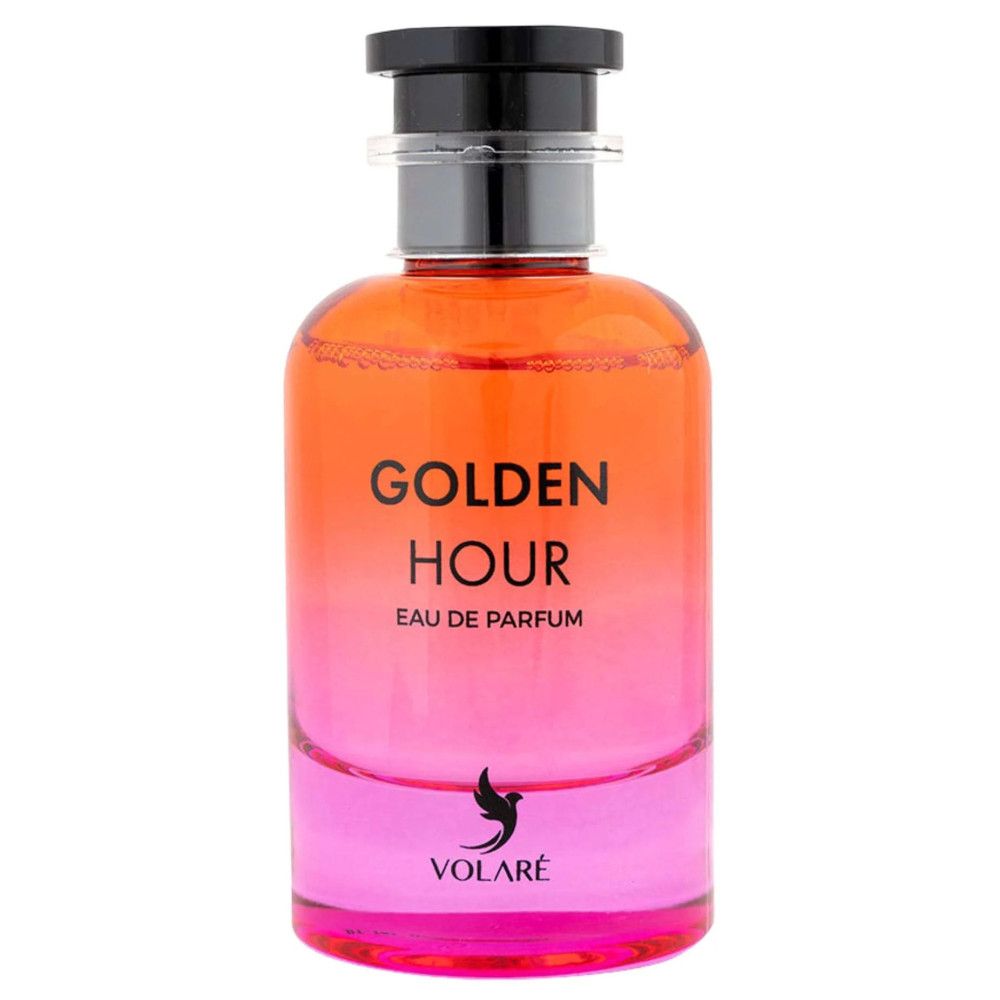 Parfümflasche mit Farbverlauf von Orange nach Pink. Schwarzer Verschluss. Produktname und Logo auf der Flasche.