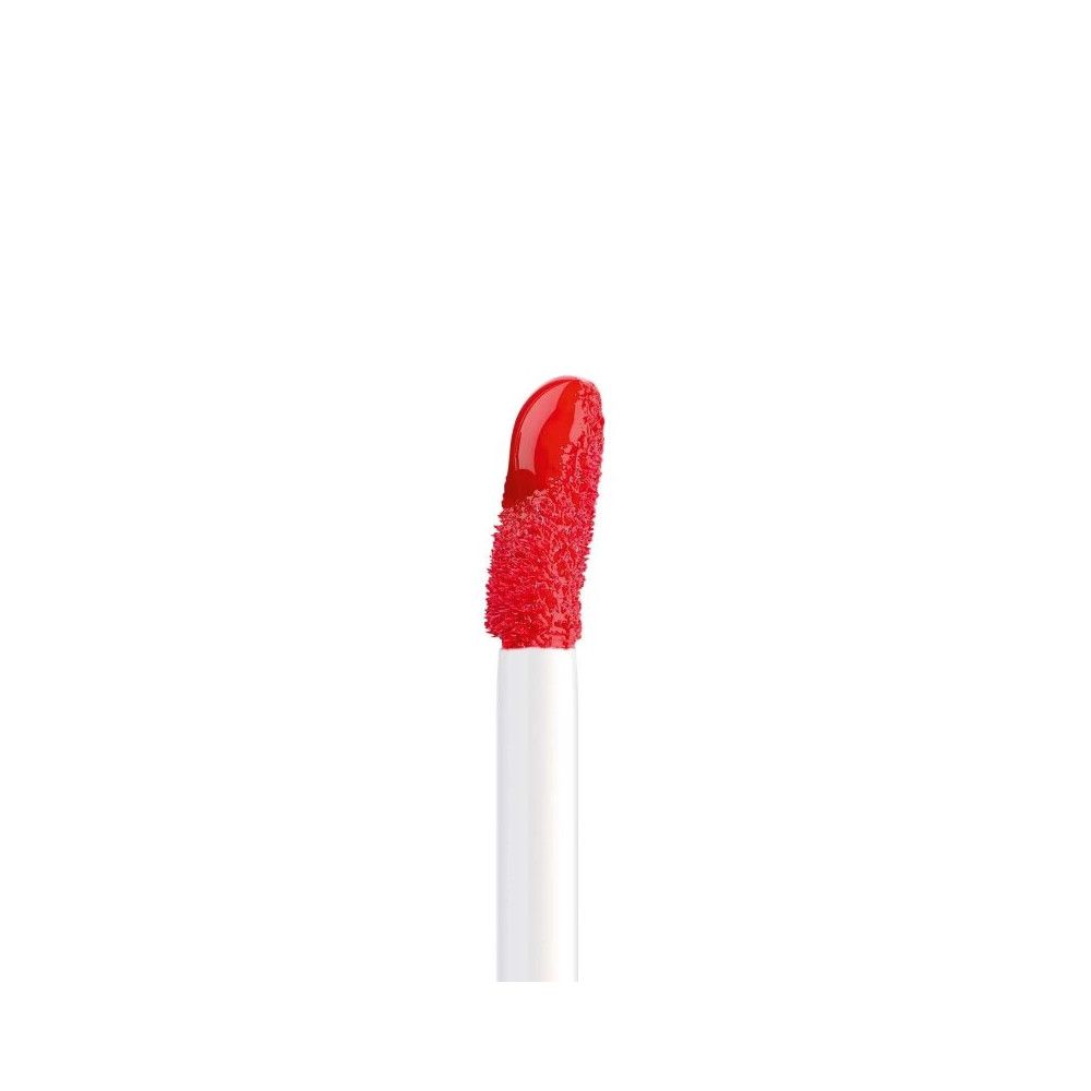 Applikator mit leuchtend rotem Lippenstift.