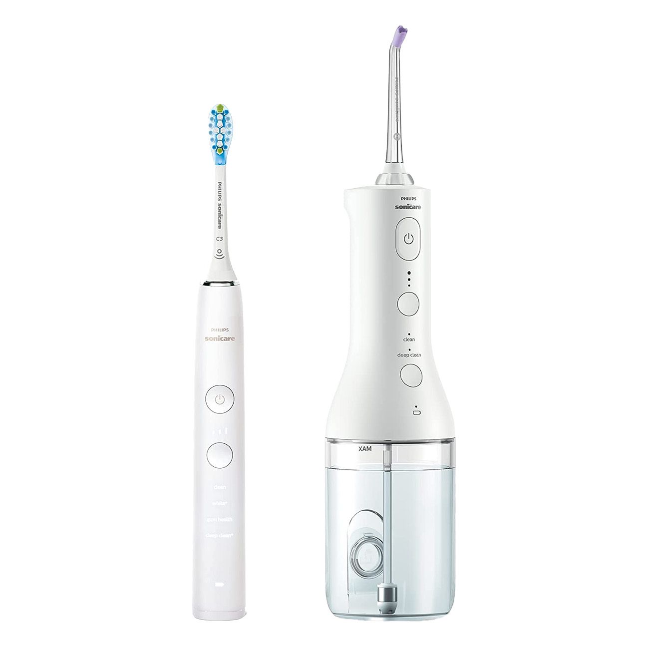Weißes Philips Sonicare Munddusche-Set mit elektrischer Zahnbürste. Beide Geräte stehen nebeneinander. Die Munddusche hat einen Wassertank.