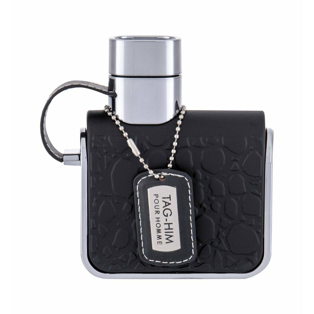 Schwarze Flasche mit silbernem Verschluss und Anhänger. Text: TAG-HIM POUR HOMME. Lederoptik.