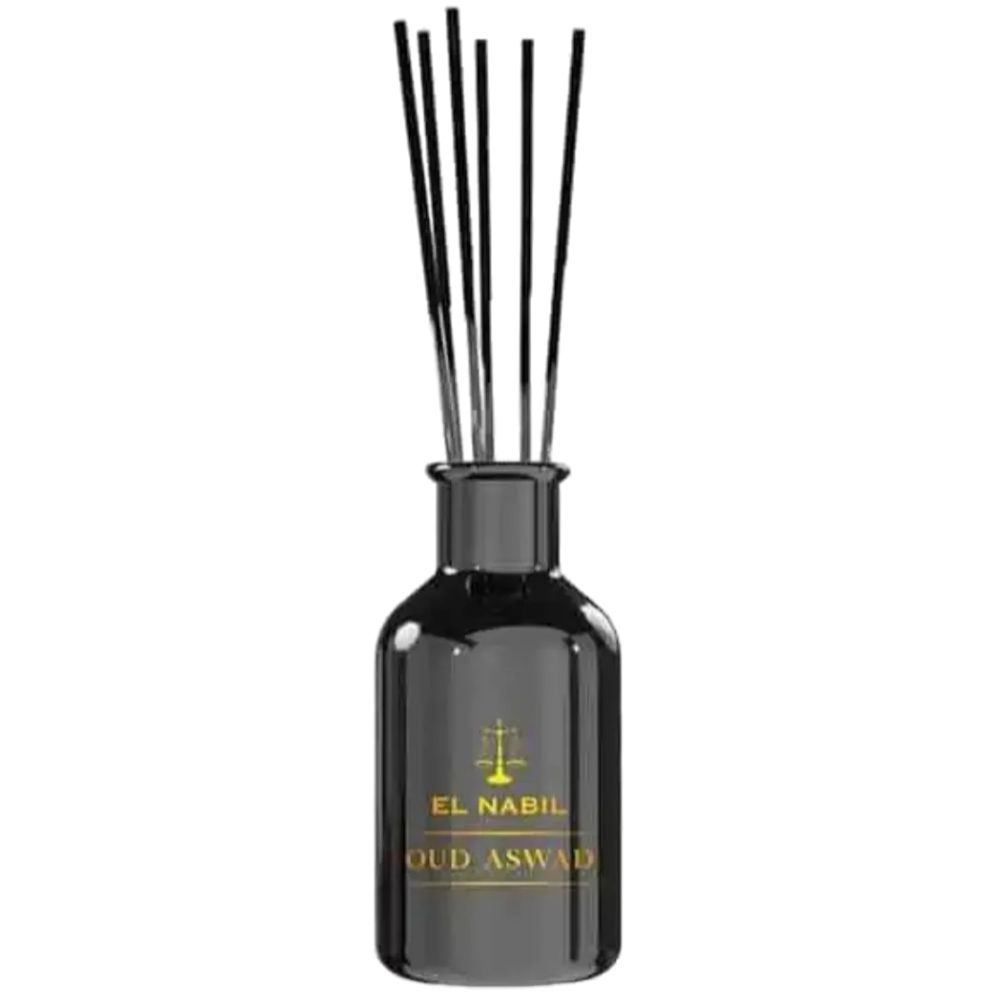 Schwarzer Glasdiffusor mit schwarzen Stäbchen. Goldfarbener Schriftzug: EL NABIL, OUD ASWAD. Flakon mit schmalem Hals.