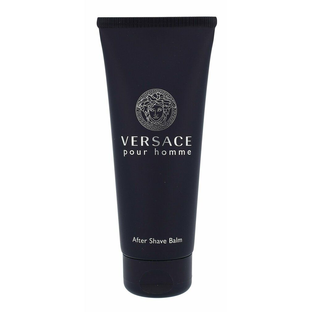 Dunkelblaue Tube. Aufschrift: VERSACE pour homme, After Shave Balm. Silbernes Logo und Schrift.
