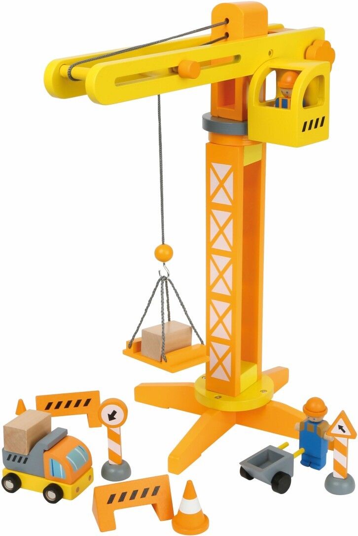 Holzkran mit angehängter Last und Haken.