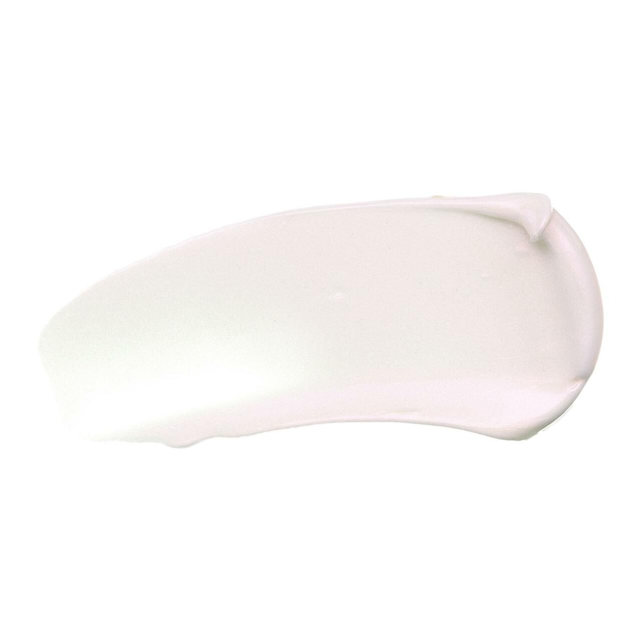 Heller, cremiger Highlighter-Abstrich. Glatte Textur, leicht geschwungen. Auf weißem Hintergrund.