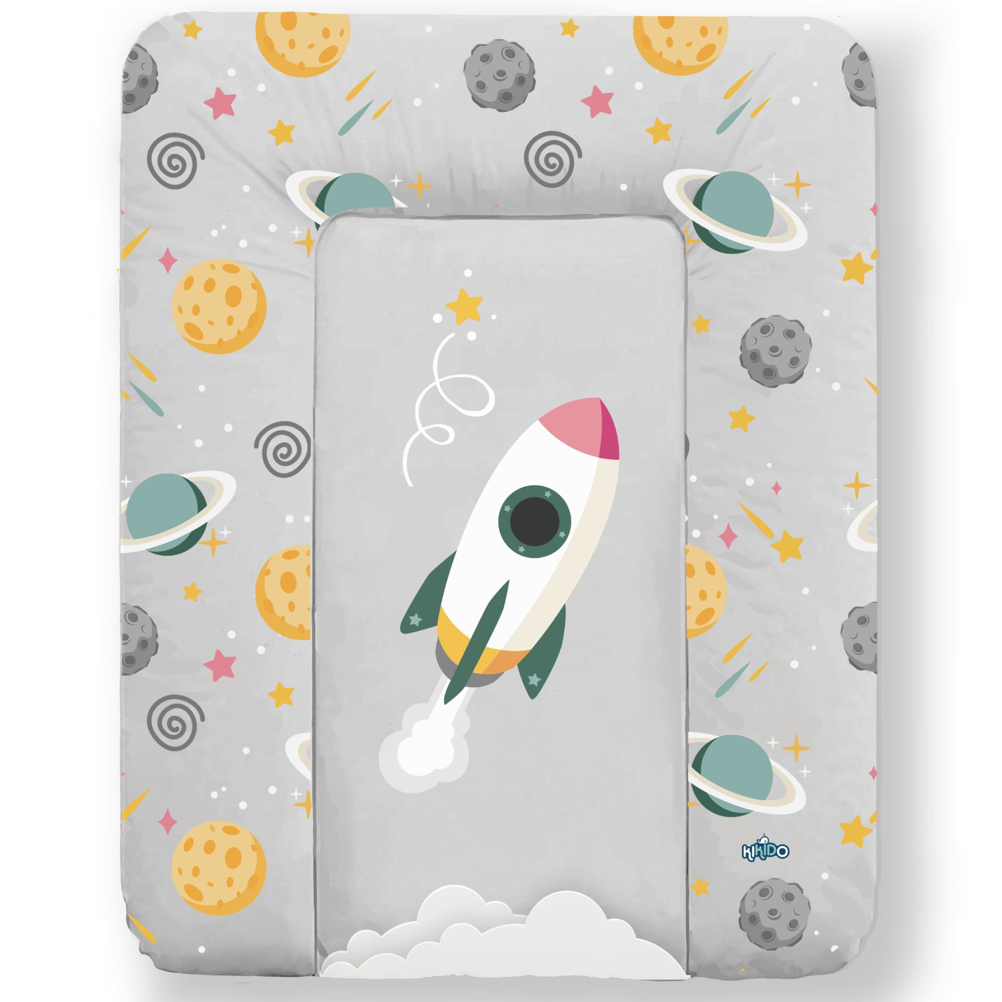 Weiche Wickelauflage mit Weltraum-Motiv. Grauer Hintergrund mit Planeten, Sternen und Rakete. Rechteckige Form mit erhöhten Rändern.