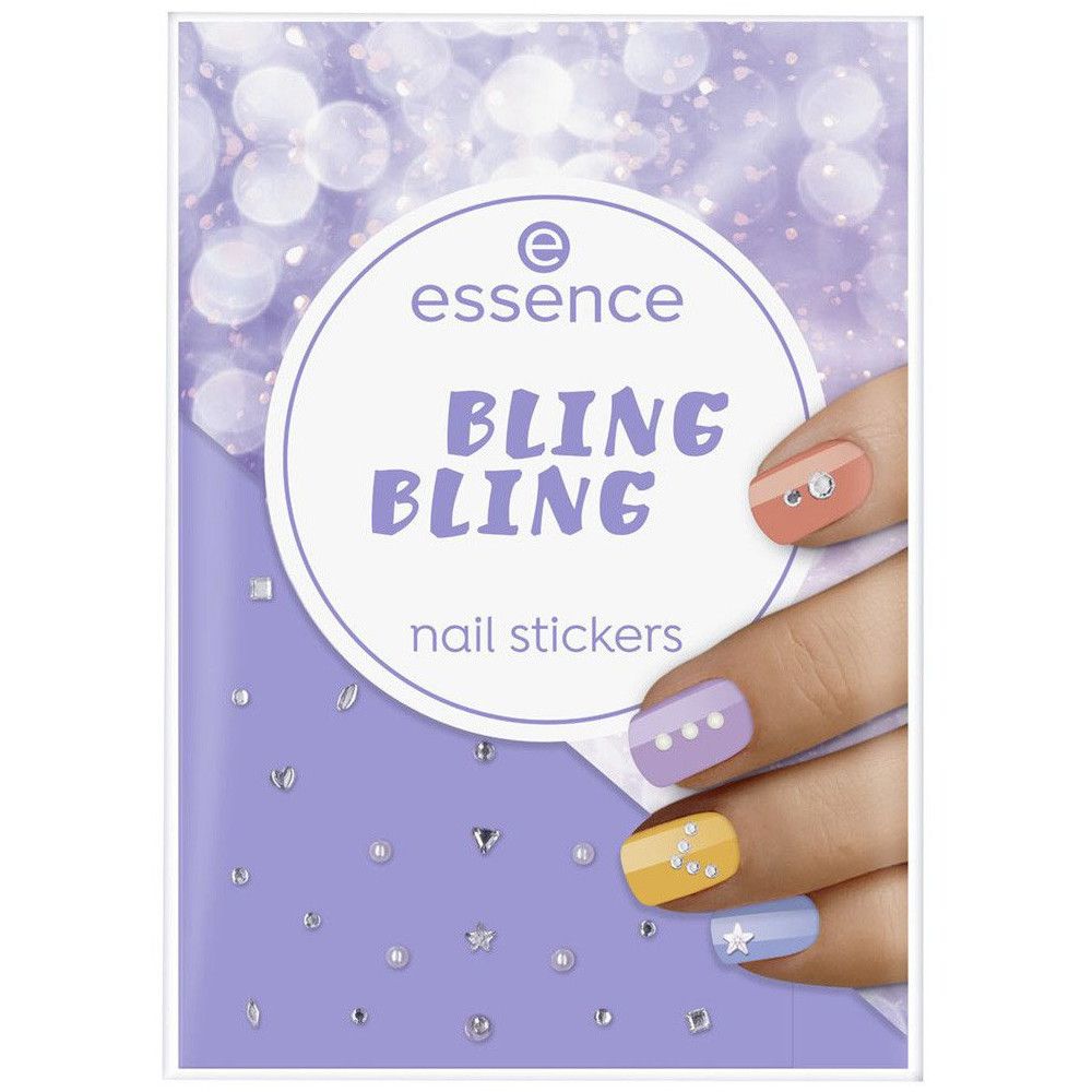 Verpackung mit Essence Bling Bling Nagelstickern. Produktabbildung mit Nageldesign.
