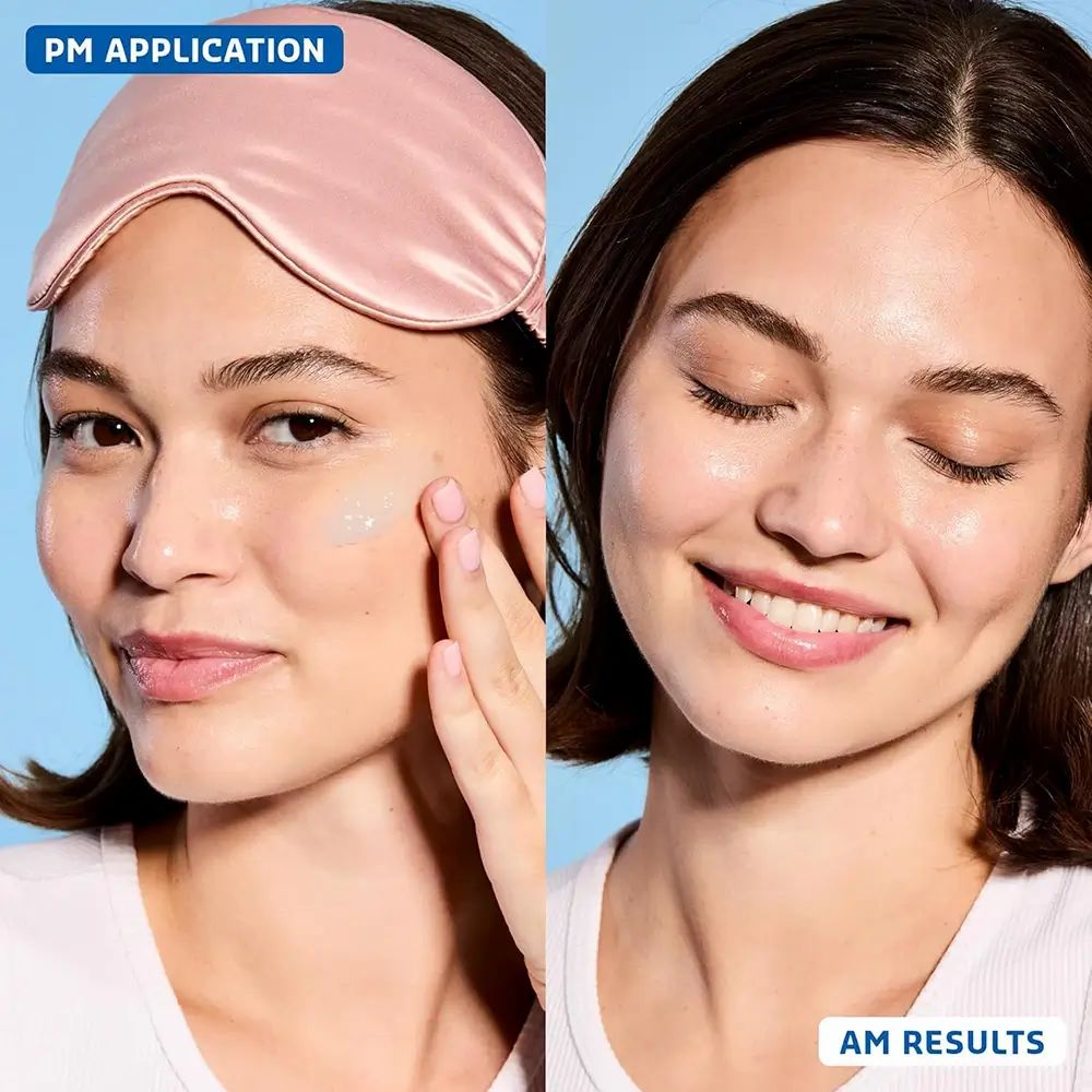 Zwei Frauen. Eine trägt die Maske auf, die andere zeigt das Ergebnis. Aufschrift: PM APPLICATION, AM RESULTS.